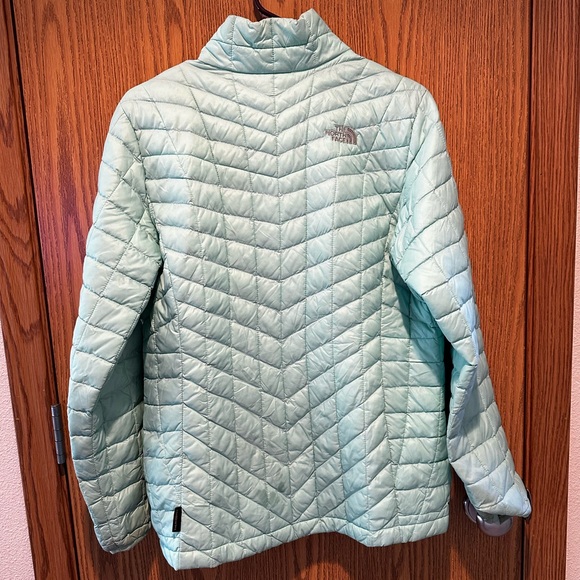 Northface Mint Puffer Jacket YOUTH! - Picture 3 of 3